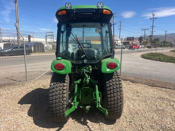 Image of John Deere 3039R equipment image 3
