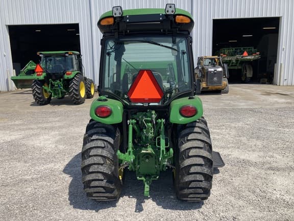 Image of John Deere 3039R equipment image 4