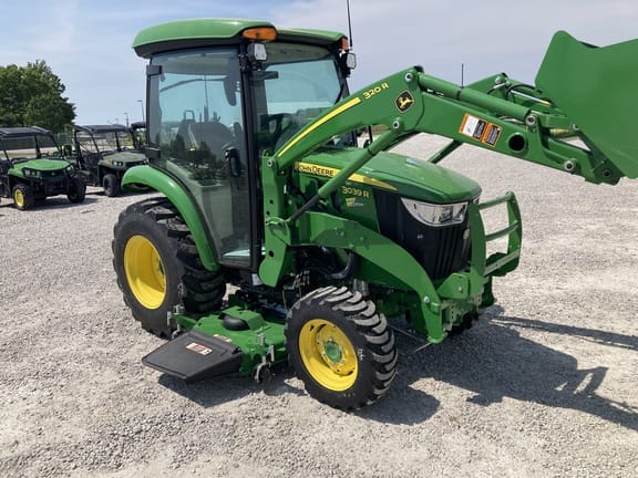 2025 John Deere 3039R Equipment Image0