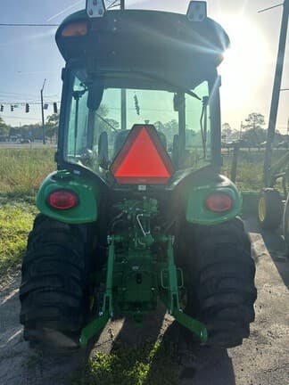 Image of John Deere 3046R equipment image 2