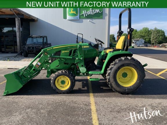 Image of John Deere 3046R equipment image 2