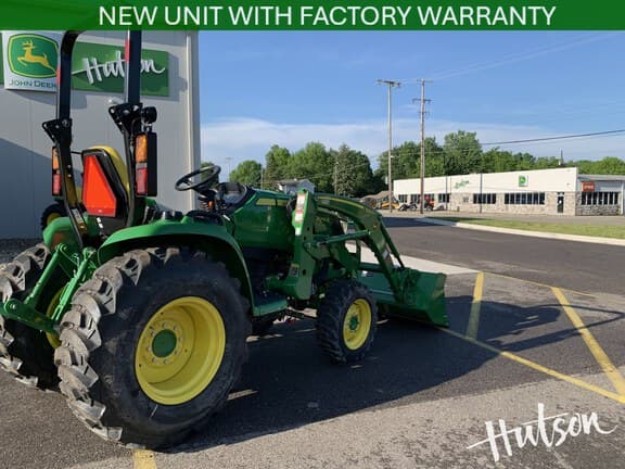 Image of John Deere 3046R equipment image 4