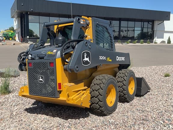 Image of John Deere 320G equipment image 3