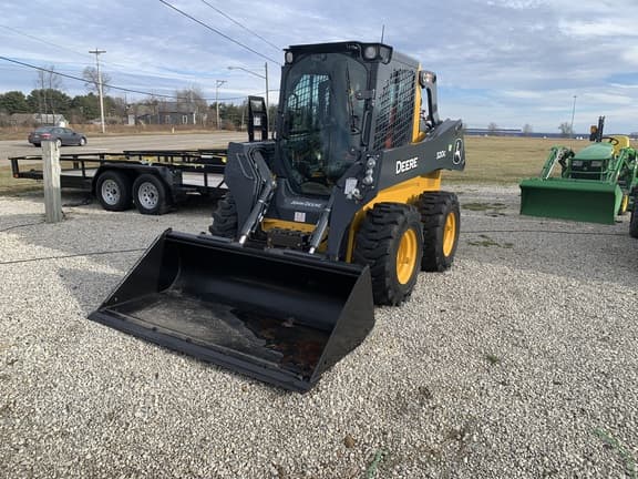 Image of John Deere 320G Primary image