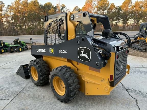Image of John Deere 320G equipment image 2