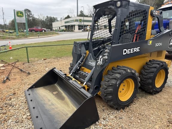 Image of John Deere 320G equipment image 2