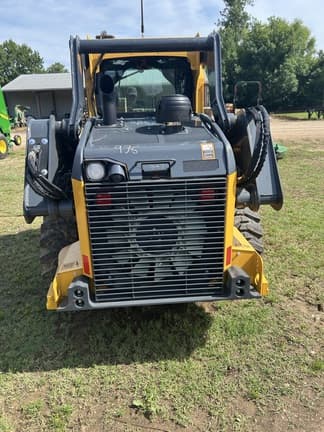 Image of John Deere 324G equipment image 4
