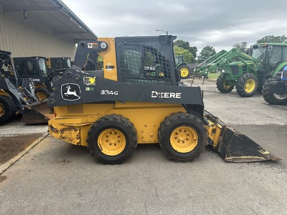 Image of John Deere 324G equipment image 3