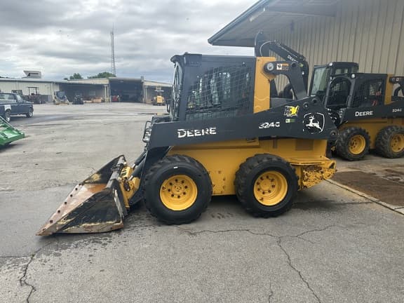 Image of John Deere 324G equipment image 2