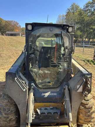 Image of John Deere 324G equipment image 4