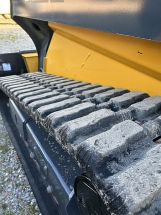 Image of John Deere 325G equipment image 4