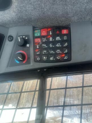 Image of John Deere 333P equipment image 4