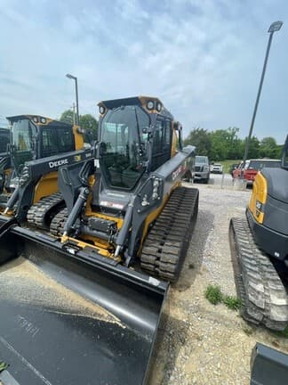Image of John Deere 333P Image 0