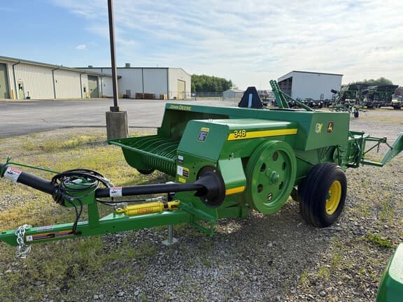 Image of John Deere 348 equipment image 2