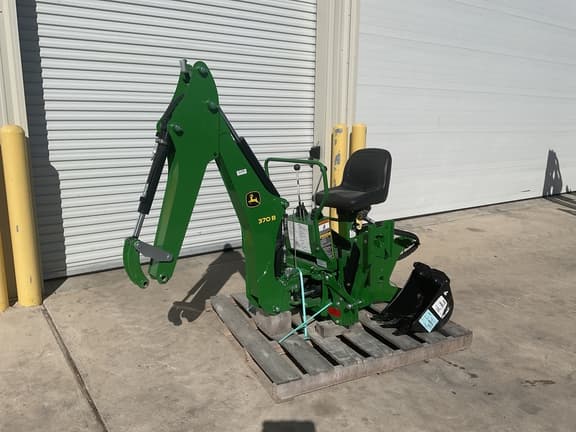 Image of John Deere 370B equipment image 1