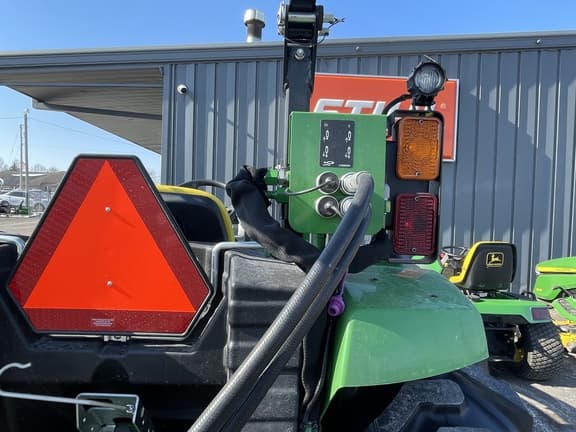 Image of John Deere 4044M equipment image 4