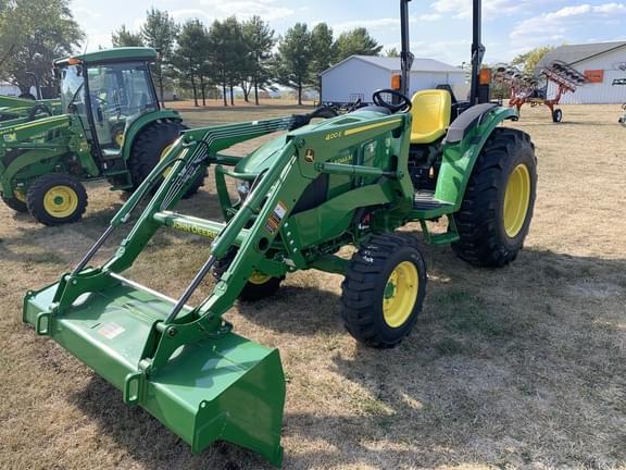 Image of John Deere 4044M equipment image 4