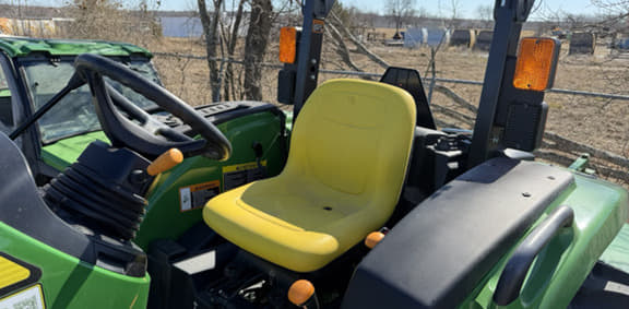Image of John Deere 4044M equipment image 4