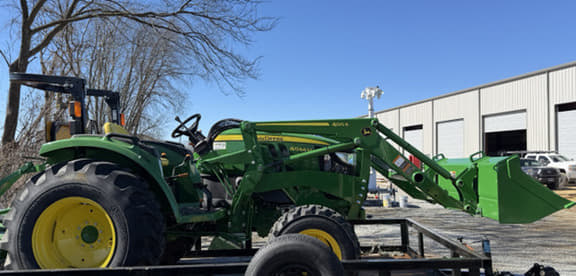 Image of John Deere 4044M equipment image 3