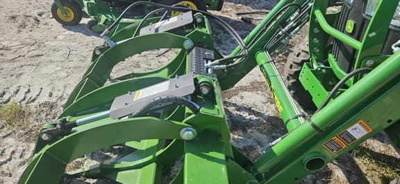 Image of John Deere 4044M equipment image 1