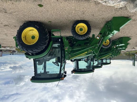 Image of John Deere 4044R equipment image 4