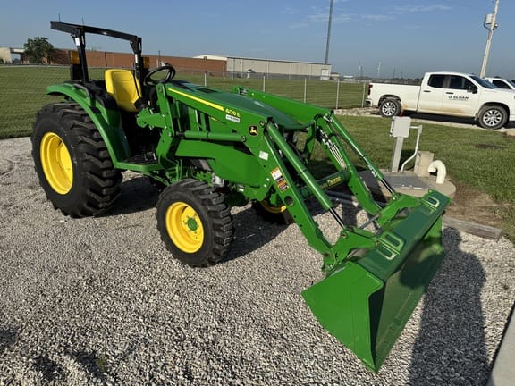 Main image John Deere 4052M