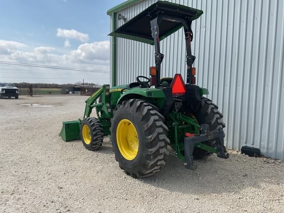Image of John Deere 4052M equipment image 3
