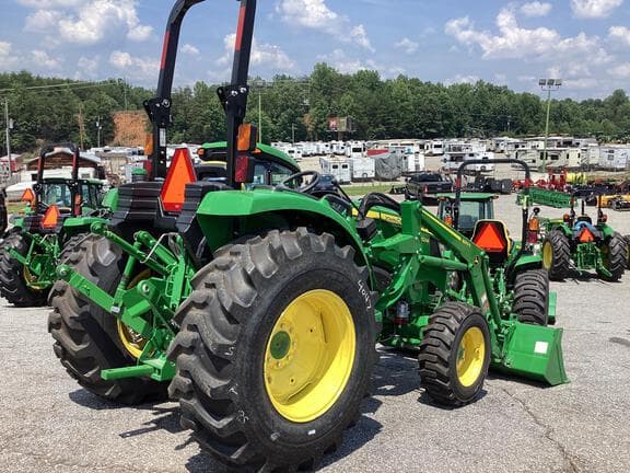 Image of John Deere 4052M equipment image 4