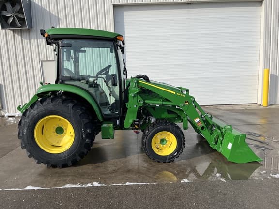 Image of John Deere 4052R equipment image 2