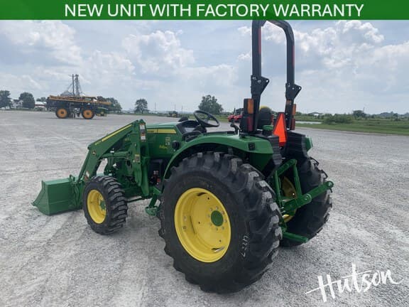 Image of John Deere 4052R equipment image 3