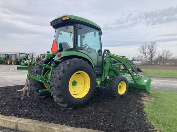 Image of John Deere 4052R equipment image 3