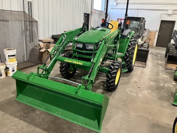 Image of John Deere 4052R equipment image 1