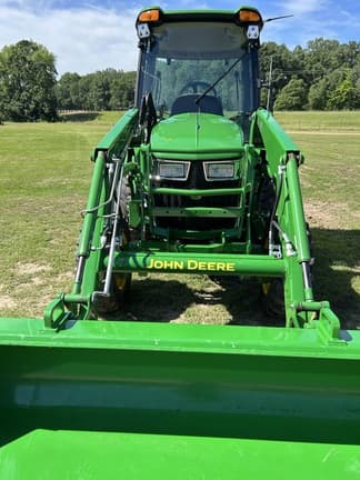 Image of John Deere 4052R equipment image 2