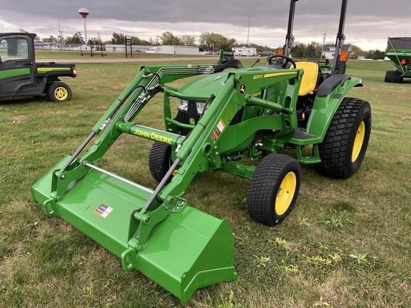 Image of John Deere 4066M equipment image 4