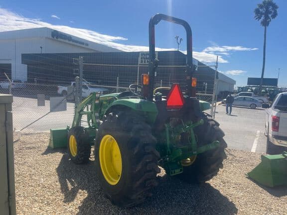 Image of John Deere 4066M equipment image 2