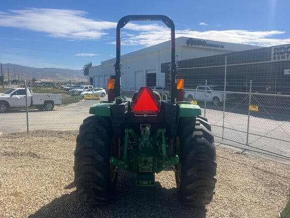 Image of John Deere 4066M equipment image 3