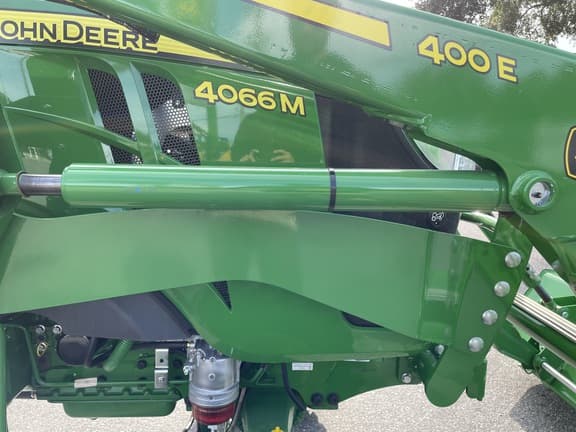 Image of John Deere 4066M equipment image 4
