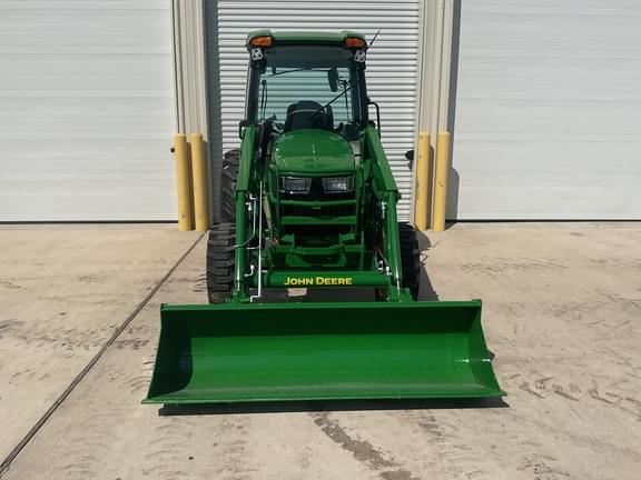 Image of John Deere 4066R equipment image 1