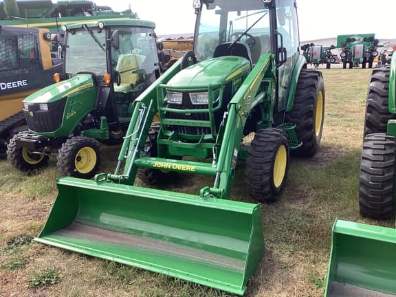 Image of John Deere 4066R equipment image 3