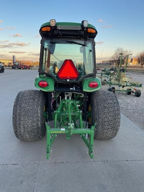 Image of John Deere 4075R equipment image 4