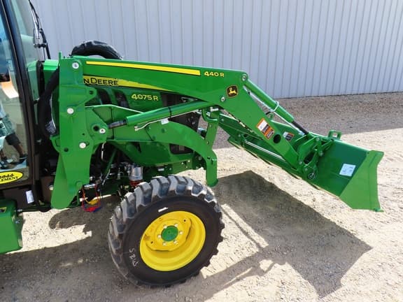 Image of John Deere 4075R equipment image 3