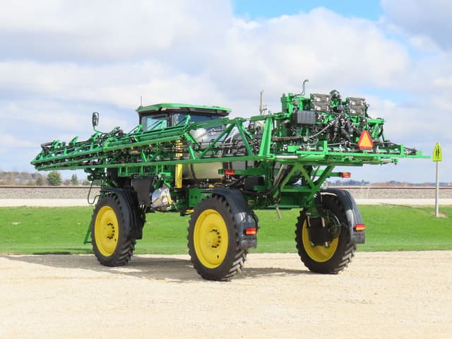 Image of John Deere 408R equipment image 4