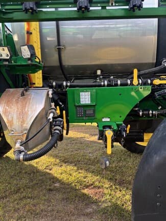 Image of John Deere 410R equipment image 4