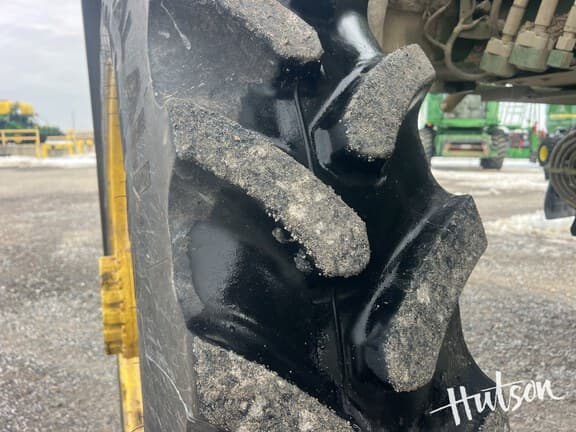 Image of John Deere 410R equipment image 4