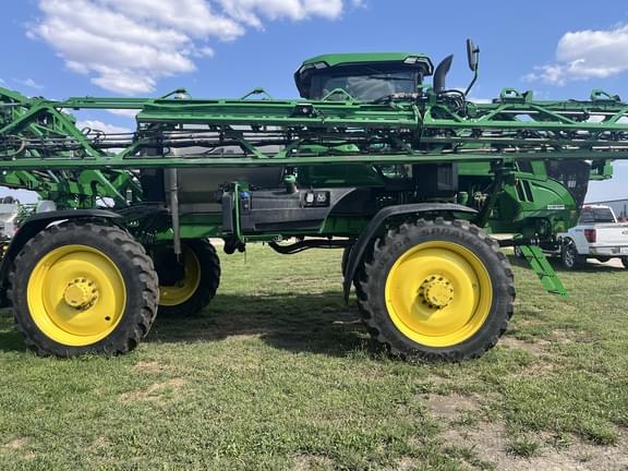 Image of John Deere 410R equipment image 1