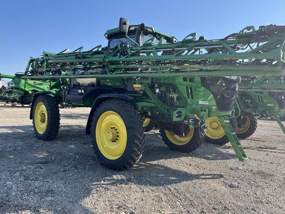 Image of John Deere 410R equipment image 4