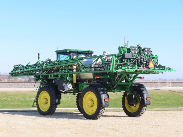 Image of John Deere 410R equipment image 2