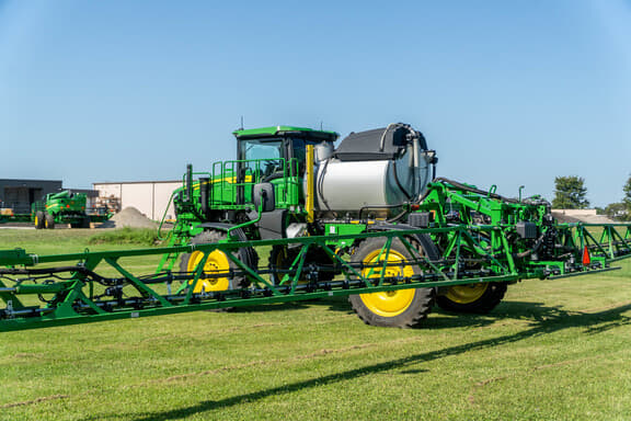 Image of John Deere 412R equipment image 3