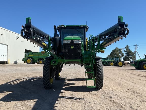 Image of John Deere 412R equipment image 4