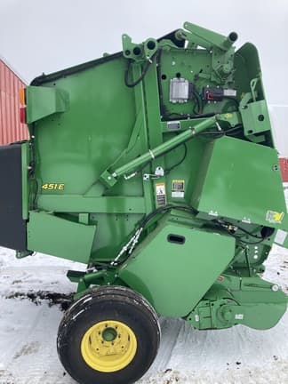 Image of John Deere 451E equipment image 1